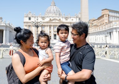 Vatican launches compact for families with pope's support